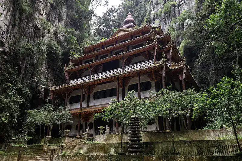 Sam Poh Tong cave temple in Ipoh, a cultural stop that can be added along the route to Penang